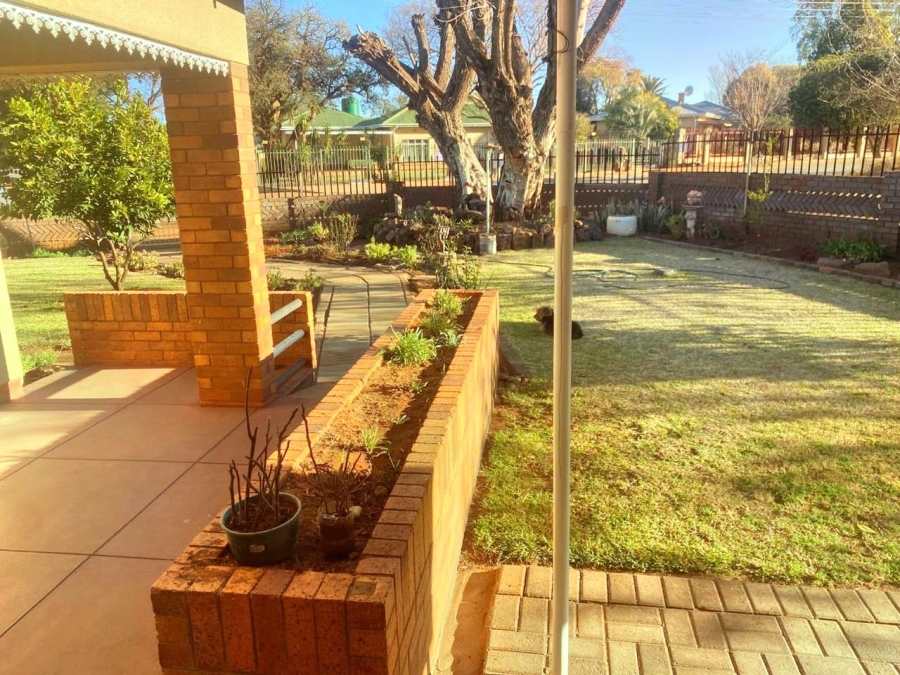 To Let 4 Bedroom Property for Rent in Kuruman Northern Cape